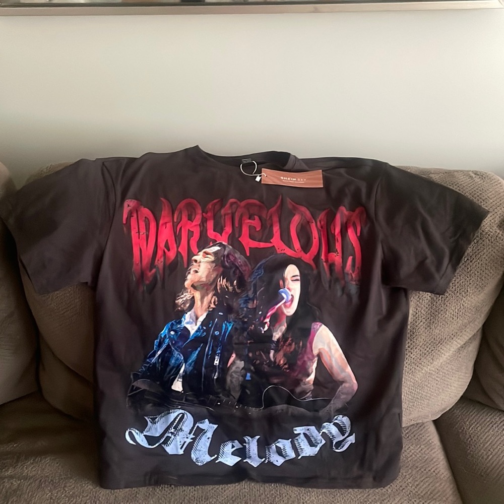 XS oversized graphic tshirt